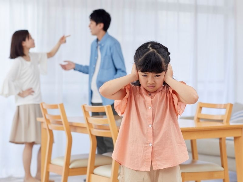 Xung đột gia đình về việc can thiệp cho con